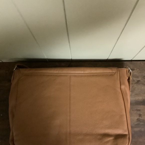 Large Leather Camel colored Laptop messenger bag. - Picture 2 of 7